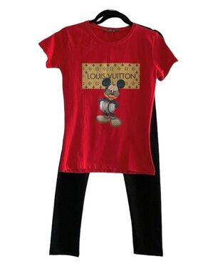 ‼️Pre-loved 💓Disney - print Mini / Mickey Mouse Pj Set‼️